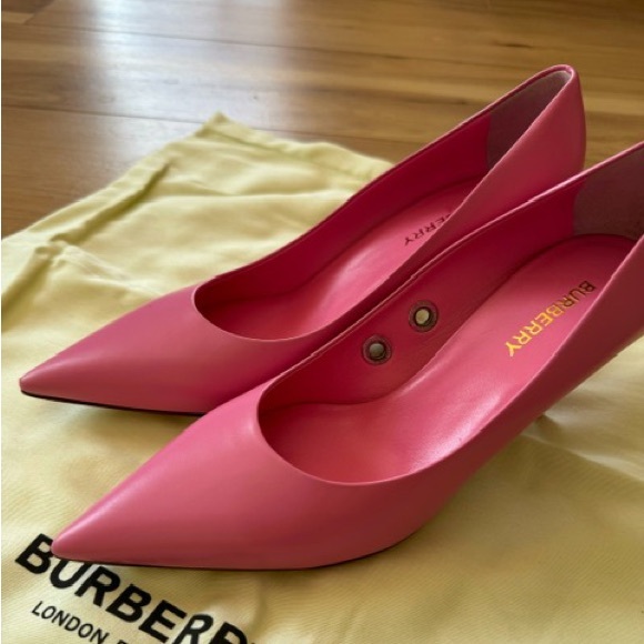 Burberry pink heels - Picture 2 of 3